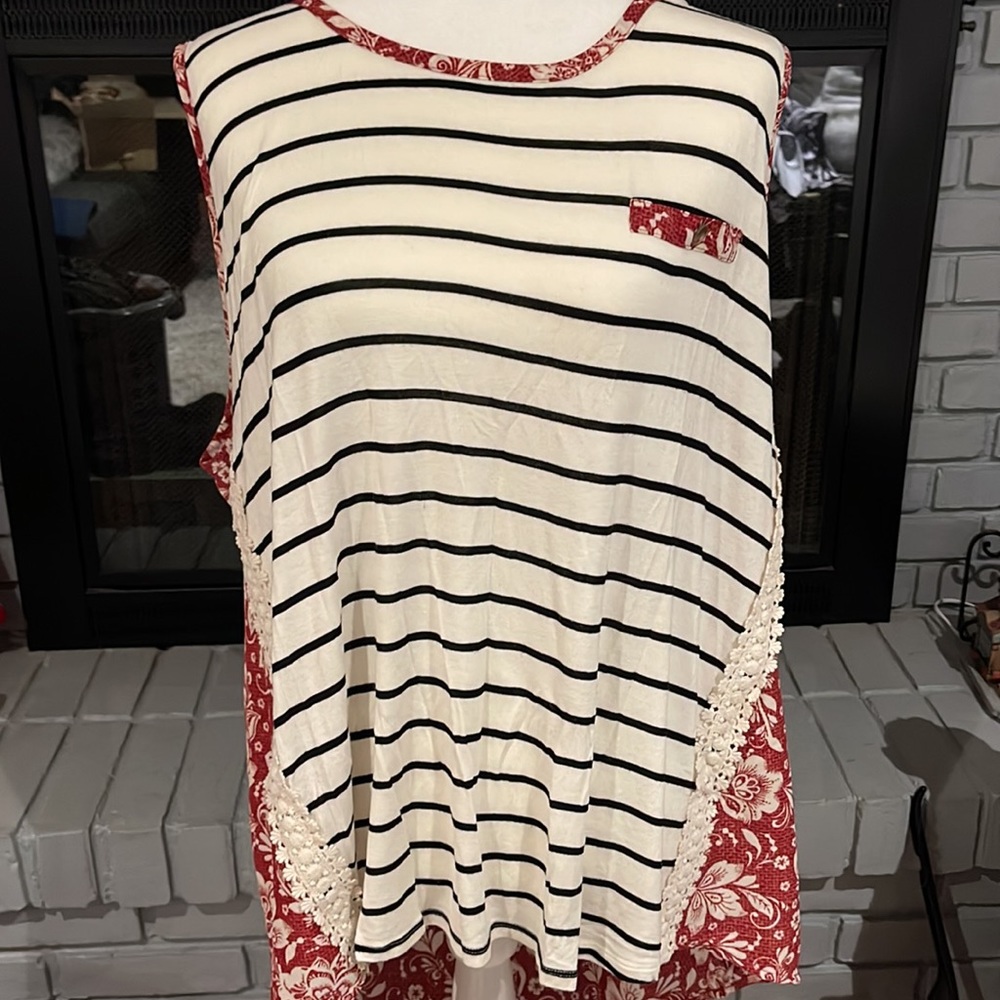 New striped long tank top with red floral back